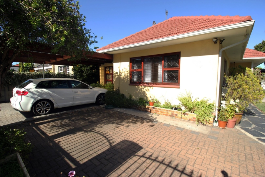 3 Bedroom Property for Sale in Plumstead Western Cape